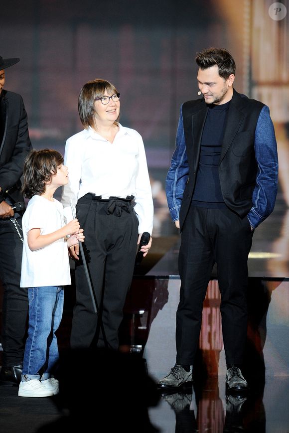 Exclusif  - Jeff Panacloc, Brigitte Colcanap (mère) et Marloe (Frère) - Surprises - Enregistrement de l'émission "La Chanson secrète 9" à la Seine musicale à Paris, diffusée le 27 novembre sur TF1 à 21h05. © Gaffiot-Moreau / Bestimage