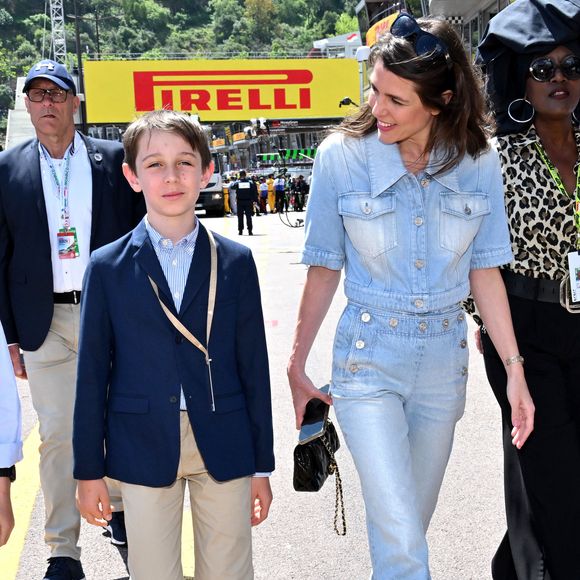 Raphaël Elmaleh et Charlotte Casiraghi  durant la journée des qualifications du 81ème Grand Prix de Formule 1 de Monaco, le 25 mai 2024. © Bruno Bebert/Bestimage