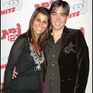 Avant son union avec le footballeur, Karine Ferri avait formé un couple marquant avec Grégory Lemarchal avant sa disparition tragique en 2007.

Karine Ferri et Grégory Lemarchal pour les deux ans de la chaîne NRJ 12 au Cineaqua.

© Guillaume Gaffiot/Bestimage