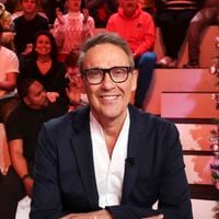 Julien Courbet a la tête de neuf business et certains n'ont rien à avoir avec le milieu de la télé
