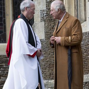 Le roi Charles III d'Angleterre - Les membres de la famille royale britannique lors de la messe du matin de Noël en l'église St-Mary Magdalene à Sandringham, le 25 décembre 2023.