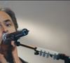 Jaloux du succès de sa compagne, il l'a d'ailleurs tuée avec un couteau de cuisine dans la nuit du 6 au 7 décembre 1989 dans leur studio situé près du canal Saint-Martin à Paris. 

Archives - Jean-Jacques Goldman aux Francofolies en 2004  @AGENCE / BESTIMAGE
