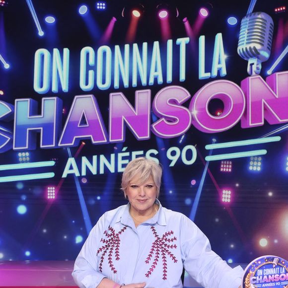 Durant cette pause cathodique, l'ancienne animatrice du Maillon Faible en avait profité pour lancer son propre podcast sur YouTube et retrouver les auditeurs des Grosses Têtes sur RTL.

Exclusif - Laurence Boccolini, lors de l'enregistrement de l'émission On Connait La Chanson Années 90, présentée par L.Boccolini et diffusée le 19 mai 2026 sur W9, à Paris, France, le 8 avril 2026. © Jack Tribeca/Bestimage
