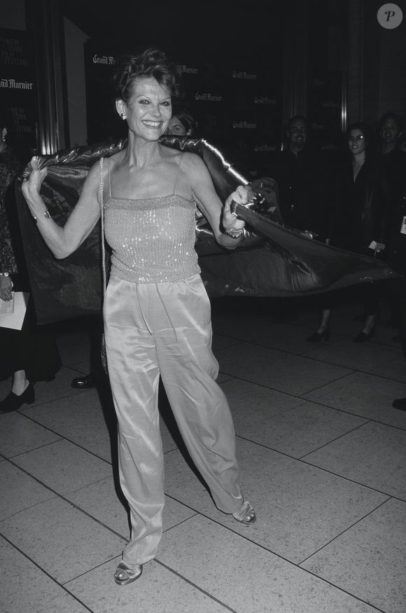 Plus de 110 films jalonnent sa carrière, de "Cartouche" à "Il était une fois dans l’Ouest", jusqu’à Bronx en 2020.

Claudia Cardinale assiste à la première de Tout sur ma mère lors de la soirée d’ouverture de la 37e édition du Festival du film de New York, à l’Avery Fisher Hall du Lincoln Center, à New York, le 24 septembre 1999. @GOFF  / BESTIMAGE