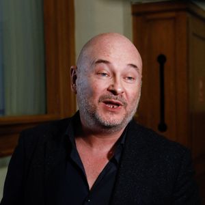 Suspendu de l'antenne après une enquête pour viol, Sébastien Cauet réclame en justice son retour sur NRJ au tribunal de commerce de Paris, France, le 18 mars 2024. © Christiophe Clovis/Bestimage