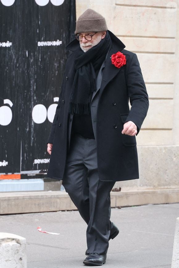 Thomas Stern arrivant à la cérémonie d'enterrement de Catherine Laborde à l'église Saint-Roch à Paris, France, le 6 février 2025. Photo par Jerome Domine/ABACAPRESS.COM