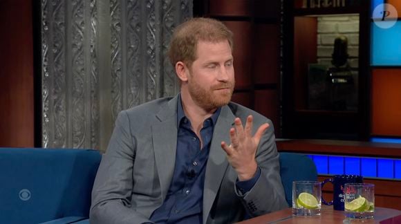 L'époux de Meghan Markle a réalisé un sketch avec Stephen Colbert.

Le prince Harry donne une interview sur le plateau de Stephen Colbert à propos de la vie après la mort. Photo par JLPPA / Bestimage
