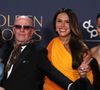 “Je n’ai aucun problème avec qui que ce soit. Quand la polémique est tombée sur notre tête, chacun a réagi comme il a pu et je le comprends”, explique-t-elle 

La chanteuse Selena Gomez, Jacques Audiard, l'actrice Karla Sofia Gascon et l'actrice Zoe Saldana sacrés pour "Emilia Perez . « Emilia Pérez » de Jacques Audiard qui a remporté le prix du meilleur film Beverly Hills, CA. Backgrid USA / Bestimage