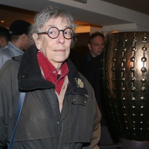 Il ajoute : "C'était une autre époque. Elle ne pensait pas trop à ses impôts".

Exclusif - Anémone lors de la soirée hommage pour les 50 ans de carrière d'Anémone au café "Bonne Bière" à Paris, le 29 novembre 2017.
© CVS/Bestimage