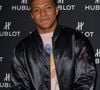 En dehors du football, Kylian Mbappé porte un intérêt tout particulier à son style vestimentaire et à la mode.

Kylian Mbappé - People à la soirée "Hublot loves Art" par la marque Hublot à la Fondation Louis Vuitton à Paris.
© Veeren / Bestimage
