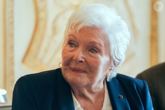 Portrait en gros plan de Line Renaud lors de la réception au Ministère de la Culture, Line Renaud a remis au Ministre la lettre par laquelle elle faisait don de ses archives à l'Etat. Certaines pièces ont été exposées dans des vitrines pour l'occasion à Paris, France, le 12 mai 2025. Photo par Alexis Jumeau/ABACAPRESS.COM