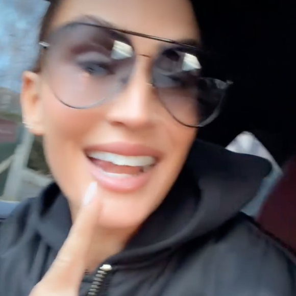 Séduite immédiatement, elle a décidé de repartir avec lui sur un coup de cœur.

Capture Instagram - Vitaa