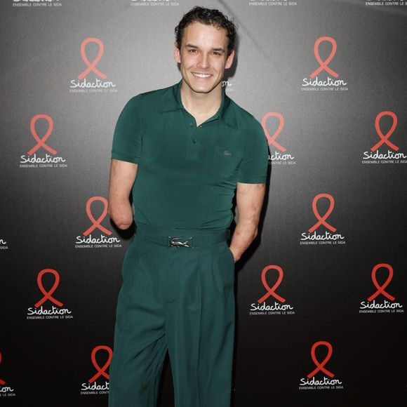 Théo Curin - Photocall de la soirée de lancement du Sidaction 2025 au Lido à Paris le 3 mars 2025. © Coadic Guirec/Bestimage