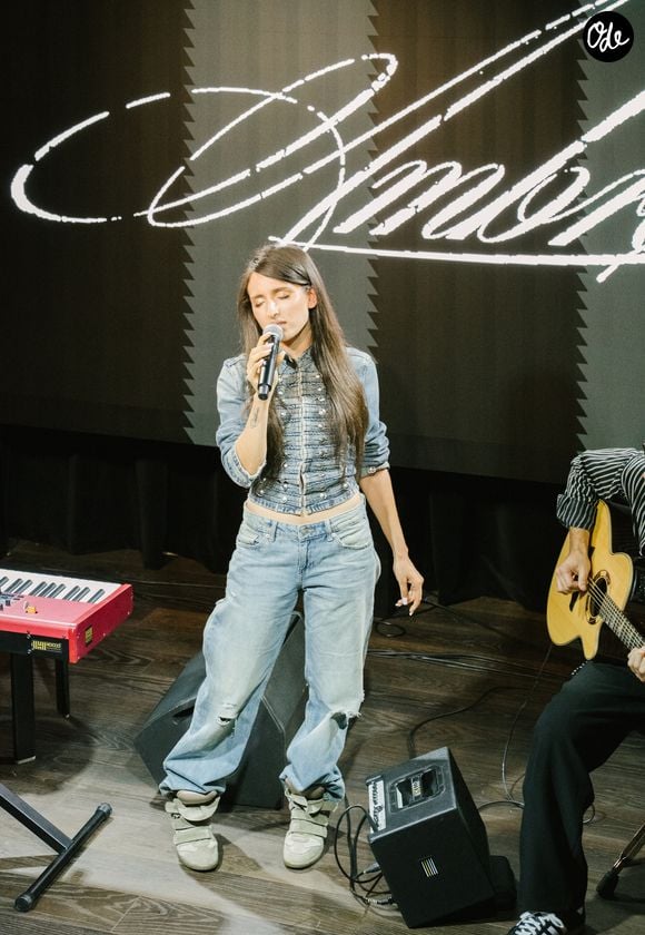 Exclusif - Showcase de Ambre (gagnante de la Star Academy 13) qui dévoile son nouveau single "J'laisse parler" ce lundi 28 septembre dans les locaux de Sony avant la sortie de son premier album baptisé "Victoria" en référence à son deuxième prénom qui sera dans les bacs le 4 décembre prochain. Sa sortie sera suivie d'une tournée d'une vingtaine de dates. Paris le 28 septembre 2026. © Sam Delpech/Bestimage