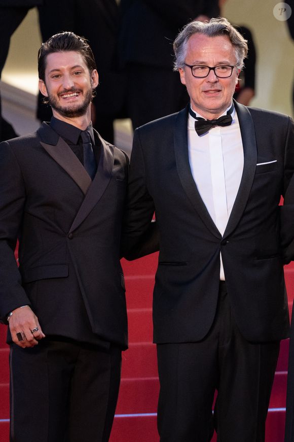Pierre Niney, François Kraus - Montée des marches du film « Mascarade  » lors du 75ème Festival International du Film de Cannes. Le 27 mai 2022
© Olivier Borde / Bestimage