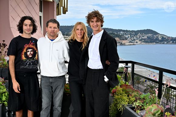Sayyid El Alami, Pierre Deladonchamps, Sandrine Kiberlain et Vassili Schneider- Rencontre avec les membres du jury à l'hôtel Negresco sur la terrasse de la suite Jeanne Augier, dans le cadre de la 7e édition du festival Cineroman à Nice le 4 octobre 2025 . © Bebert-Jacovides/Bestimage