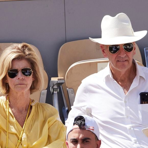Bernard de La Villardière et sa femme Anne, Stéphane Bern et son compagnon Yori Bailleres - Célébrités dans les tribunes de la finale homme des Internationaux de France de tennis de Roland Garros 2024 à Paris le 9 juin 2024. © Jacovides-Moreau/Bestimage