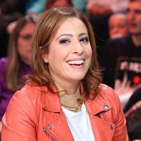 Léa Salamé - Les personnalités se mobilisent lors de la 37ème édition du Téléthon sur le plateau de France 2, avec pour parrain Vianney. Cette année, 80,6 millions de dons ont été promis. Le 9 décembre 2023.  © Coadic Guirec / Bestimage