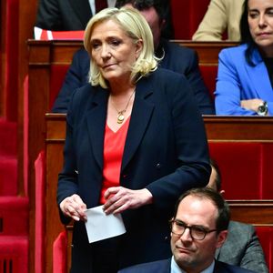 Marine Le Pen lors d'une séance de questions au gouvernement à l'Assemblée nationale à Paris, France, le 18 février 2025. © Christian Liewig/Bestimage