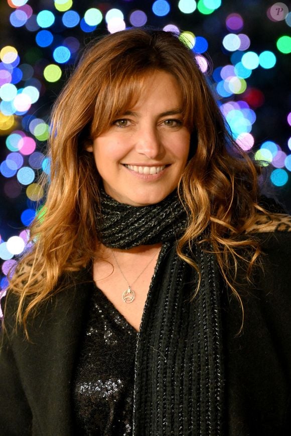 Exclusif - Laëtitia Milot, actrice, écrivaine française et depuis peu animatrice TV dans l'émission du Meilleur pâtissier sur M6, était la marraine des illuminations du village de Noel de la Ville de Vence, place du Grand Jardin, le 6 décembre 2025.© Bruno Bebert/Bestimage