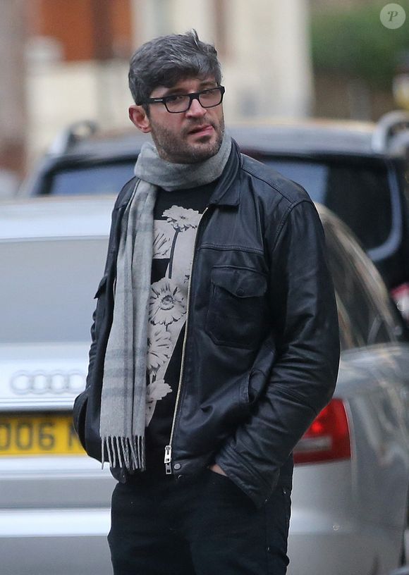 Fadi Fawaz, le petit ami du défunt musicien George Michael, semble abattu alors qu'il quitte un café près de la maison de George Michael à Londres, au Royaume-Uni, le 14 janvier 2017. Photo FameFlynet/Abaca