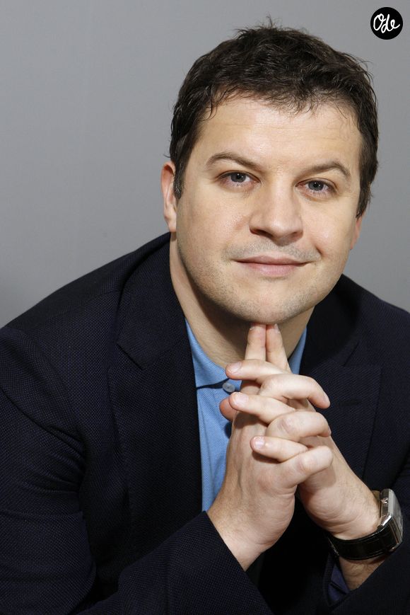 Guillaume Musso pose lors d'une séance photo à Paris, France, le 26 mars 2015. Photo par Vim/Abaca