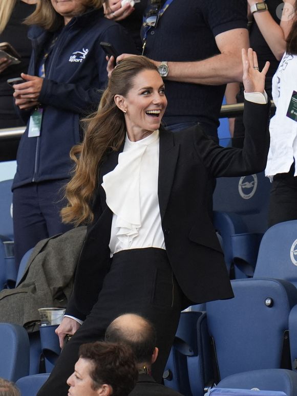 La Princesse de Galles prend place dans les tribunes avant la seconde mi-temps du match de poule A de la Coupe du monde féminine de rugby 2025 au Brighton and Hove Albion Stadium, Brighton. Samedi 6 septembre 2025. © PA Photos/ABACA