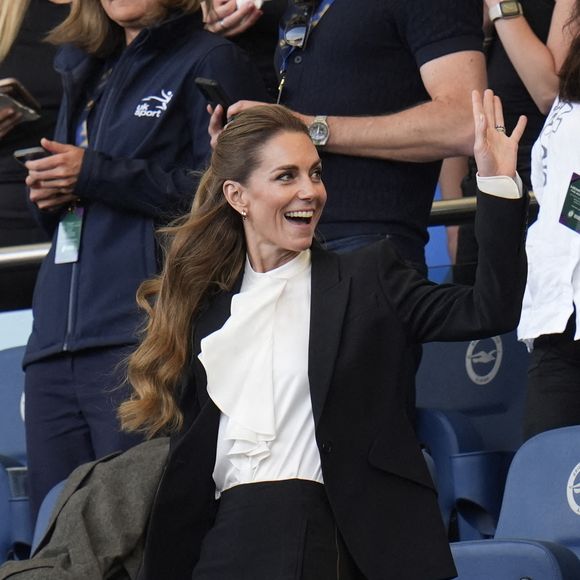 La Princesse de Galles prend place dans les tribunes avant la seconde mi-temps du match de poule A de la Coupe du monde féminine de rugby 2025 au Brighton and Hove Albion Stadium, Brighton. Samedi 6 septembre 2025. © PA Photos/ABACA