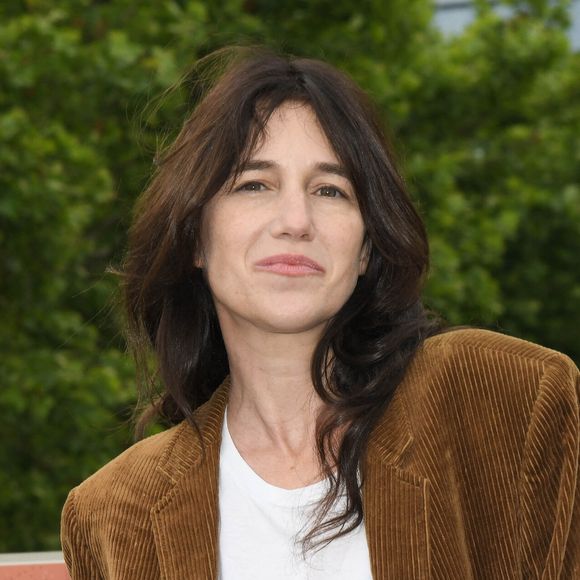 Il y a dix ans, Charlotte Gainsbourg a quitté Paris pour New York

Charlotte Gainsbourg - Photocall à l'occasion de l'inauguration du nouveau Disney's Hotel New York - The Art of Marvel à Disneyland Paris
© Guirec Coadic / Bestimage