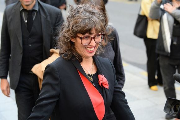 "Deux jours avant, on s'est promenées en voiture, on parlait, on riait. Mais 87 ans...", a-t-elle précisé.

Claudia Squitieri aux obsèques de Claudia Cardinale en l’église Saint-Roch de Paris, le 30 septembre 2025. 

Photo : Agence / Bestimage