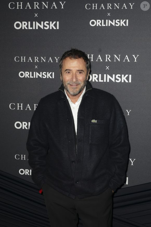 Ce n'est cependant pas le cas de Bernard Montiel, qui a choisi de "redevenir animateur"

Bernard Montiel lors de la soirée Charnay x Orlinski à  l’occasion du lancement de leur collection capsule exclusive à L’Atelier Vendôme à Paris le 13 novembre 2025.
© Jack Tribeca / Bestimage