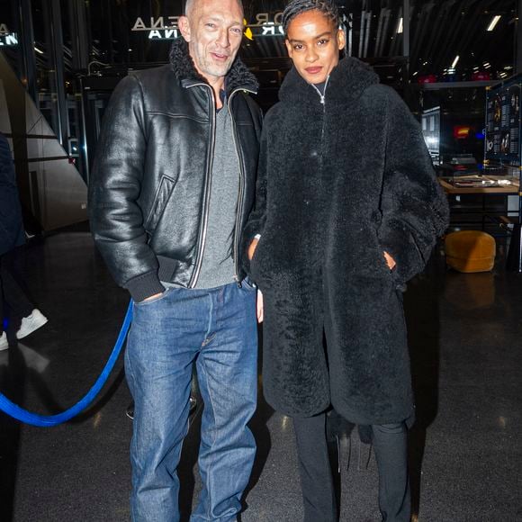 Vincent Cassel et sa compagne Narah Baptista - Célébrités assistent aux combats de MMA, Professional Fighters League Europe (PFL) à l’accord Arena de Bercy à Paris le 7 mars 2024. © Pierre Perusseau/Bestimage