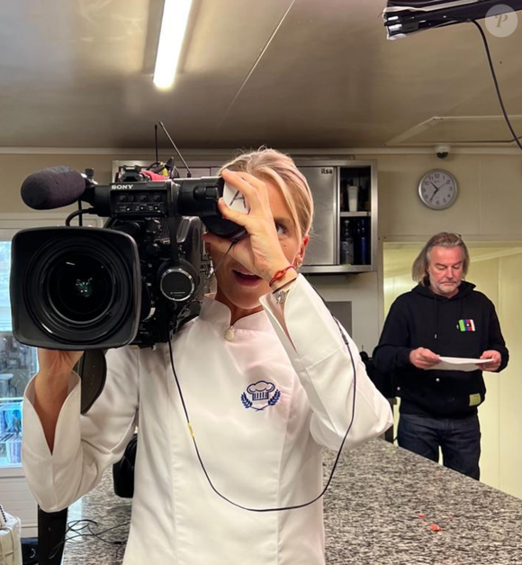 Parmi eux, Michel Sarran qui lance avec humour : "Il était temps. Tu allais finir vieille fille..."

Chiara Serpaggi, remplaçante de Noëmie Honiat dans "La Meilleure boulangerie de France", sur M6.