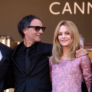 Elle s'est confiée à ce sujet dans l'émission "Laissez-vous tenter" le dimanche 7 septembre 2025 sur RTL

Vanessa Paradis, Samuel Benchetrit (réalisateur) - Montée des marches du film « De son vivant » lors du 74ème Festival International du Film de Cannes. Le 10 juillet 2021
© Borde-Jacovides-Moreau / Bestimage