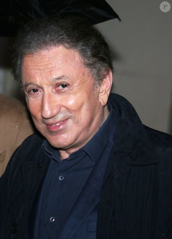 Michel Drucker - Arrivées à la soirée "La nuit de la déprime" aux Folies Bergère à Paris. Le 3 février 2020 © Panoramic / Bestimage