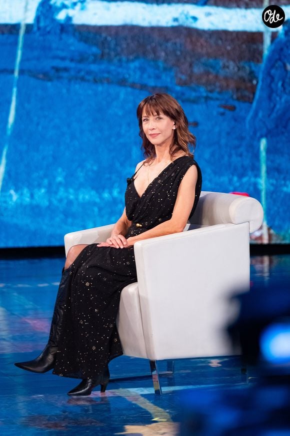 Sophie Marceau est l'invitée de Fabio Fazio sur le plateau de l'émission "Che tempo che fa" à Milan en Italie le 11 octobre 2026. 
©SGPItalia