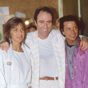 Geneviève, la femme de Michel Delpech, Véronique Jannot, Michel Delpech, Hervé Vilard et Mylène Farmer -
Michel Delpech à l'Olympia à Paris le 7 avril 1984