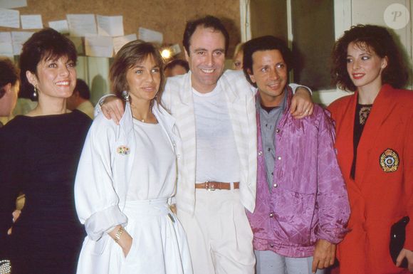 Geneviève, la femme de Michel Delpech, Véronique Jannot, Michel Delpech, Hervé Vilard et Mylène Farmer -
Michel Delpech à l'Olympia à Paris le 7 avril 1984