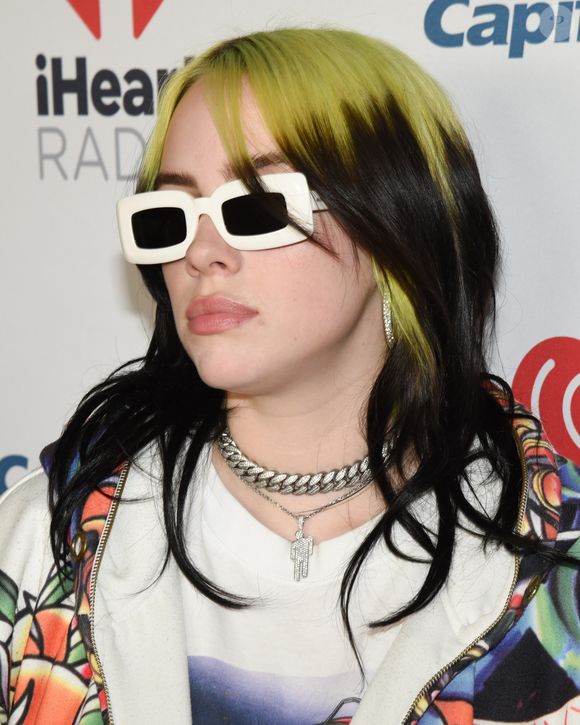 La star de la pop va alors offrir une réponse assez surprenante

Billie Eilish - Arrivées sur le tapis rouge de l'évènement iHeartRadio ALTer EGO 2020 présenté par Capital One à Inglewood, le 18 janvier 2020. Backgrid USA / Bestimage