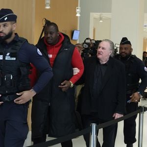 Gérard Depardieu -  Arrivées au procès de Gérard Depardieu pour agressions sexuelles sur deux femmes lors d'un tournage de film en 2021, au tribunal correctionnel de Paris.
Le 27 mars 2025.

© Clovis / Guignebourg / Bestimage