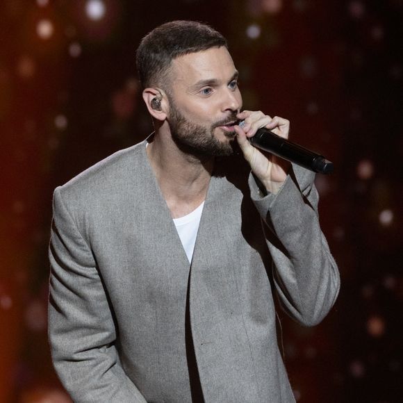 Matt Pokora pour les surprises lors de l'enregistrement de l'émission "La Boîte à secrets", présentée par Faustine Bollaert et diffusée le 17 octobre sur France 3, dans les studios du Lendit à Saint-Denis, France, le 23 septembre 2025. © Cyril Moreau/Bestimage