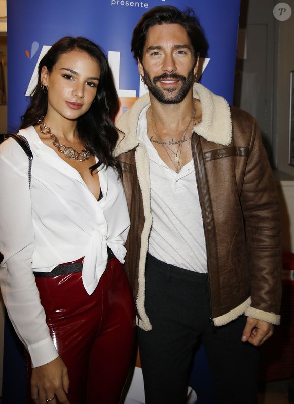 La fille de Frank Leboeuf a annoncé se séparer de Stéphane Rodrigues début janvier

Jade Leboeuf, fille de Frank Lebœuf, son compagnon Stéphane Rodrigues au one man show "Allez vous faire communiquer" au théâtre de la comédie à Paris le 9 novembre 2018.

© Marc Ausset-Lacroix / Bestimage