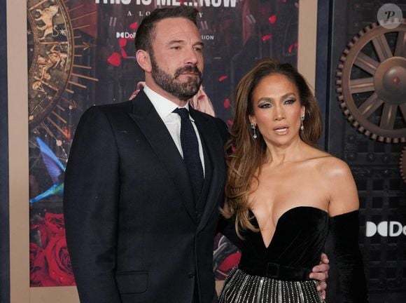 Ben Affleck et Jennifer Lopez lors de la première à Los Angeles du film Amazon MGM Studios' This Is Me...Now : A Love Story