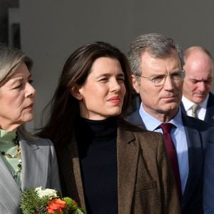 La famille princière s'est retrouvée à cette occasion.
Le prince Albert II de Monaco, la princesse Caroline de Hanovre, Charlotte Casiraghi et Mélanie-Antoinette de Massy inaugurent la médiathèque Caroline à Monaco, le 10 décembre 2025. © Bruno Bebert / Bestimage