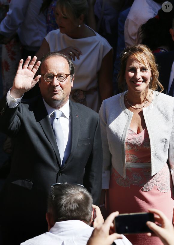 Ségolène Royal et François Hollande - Mariage de Thomas Hollande et de la journaliste Emilie Broussouloux l'église de Meyssac en Corrèze, près de Brive, ville d'Emiie. Le 8 Septembre 2018.
© Patrick Bernard-Guillaume Collet / Bestimage