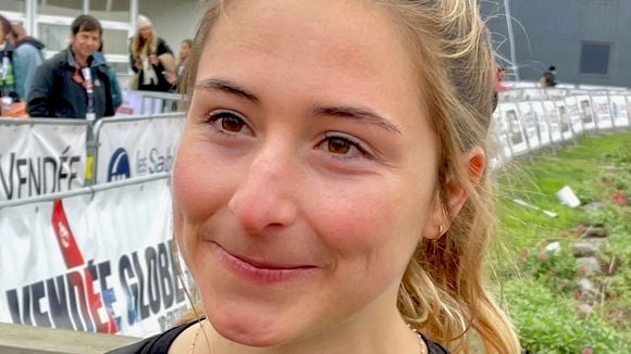 Violette Dorange se justifie : cet accessoire de mode très clivant qu’elle a porté pendant le Vendée Globe