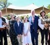 Albert de Monaco a rappelé le lien particulier de sa famille avec la commune, où il avait lui-même reçu les clés en 1982.

 Le prince Albert II de Monaco, la princesse Charlène de Monaco, le prince Jacques de Monaco, marquis des Baux et la princesse Gabriella de Monaco lors de leur visite officielle aux Baux-de-Provence, France, le 5 septembre 2026. © Bruno Bebert/Bestimage
