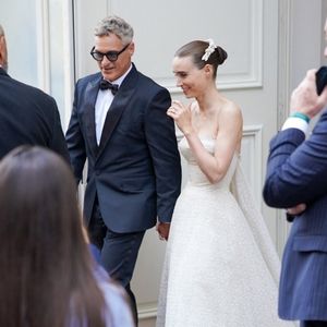 Rooney Mara et Joaquin Phoenix à la sortie de l'hôtel Carlton à Cannes le 16 mai 2025. 
Backgrid USA / Bestimage