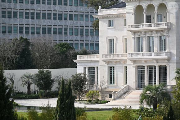 Illustrations du palais Mendonça à Lisbonne ou est décédé le prince Karim Aga Khan IV (Karim Al-Hussaini) et qui est aussi le siège de l'imamat ismaélien qui accueille aussi les bureaux de l'Aga Khan, chef spirituel de cette communauté. Une cérémonie pour ses funérailles aura lieu samedi en présence d'une centaine d'invités. Photo de Bestimage