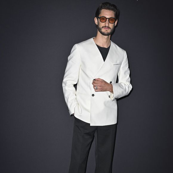 L'acteur de 36 ans s'est alors exécuté : il a dévoilé ce mardi 16 septembre s'être fait tatouer. 

Pierre Niney et Natasha Andrews - Photocall du dîner "Women In Motion, Kering", Place de la Castre lors du 78ème Festival International du Film de Cannes le 18 mai 2025. © Olivier Borde/Bestimage